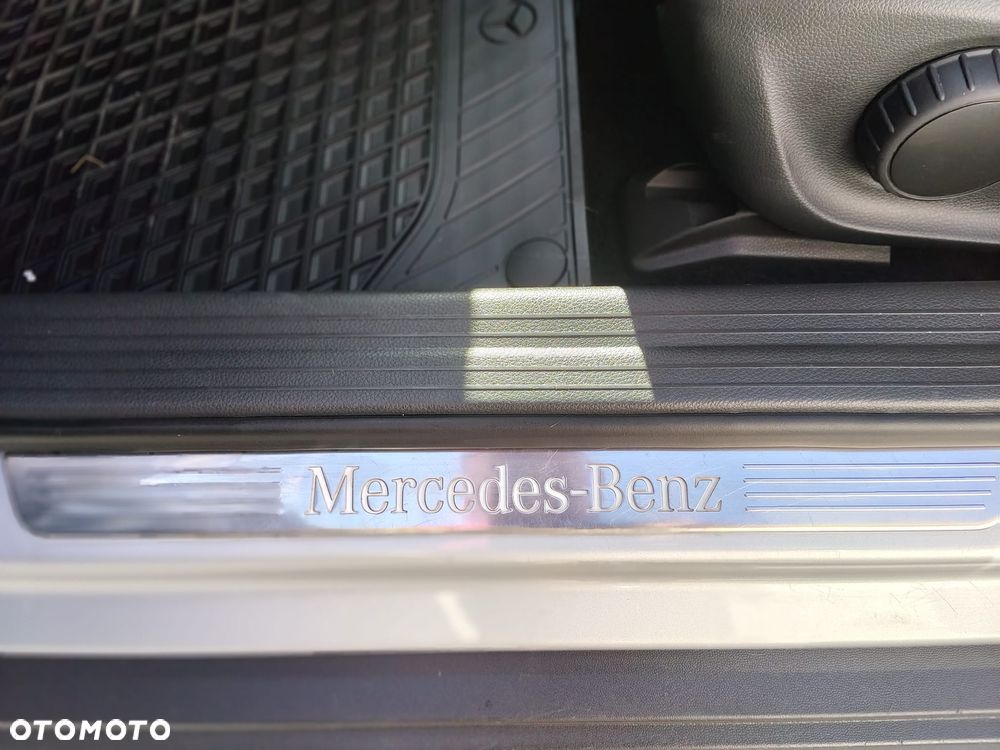 Mercedes-Benz GLA 200 7G-DCT - 27