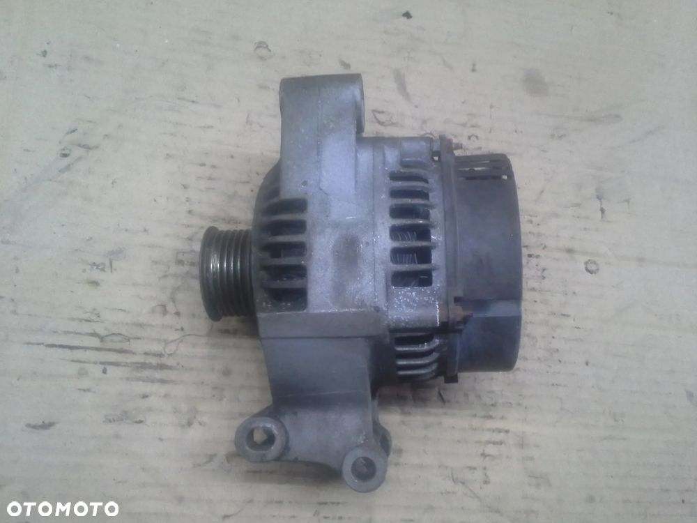 Ford Fokus II 1.6 benzyna alternator - 5
