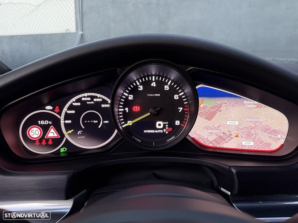 Porsche Panamera Sport Turismo 4 E-Hybrid - 10