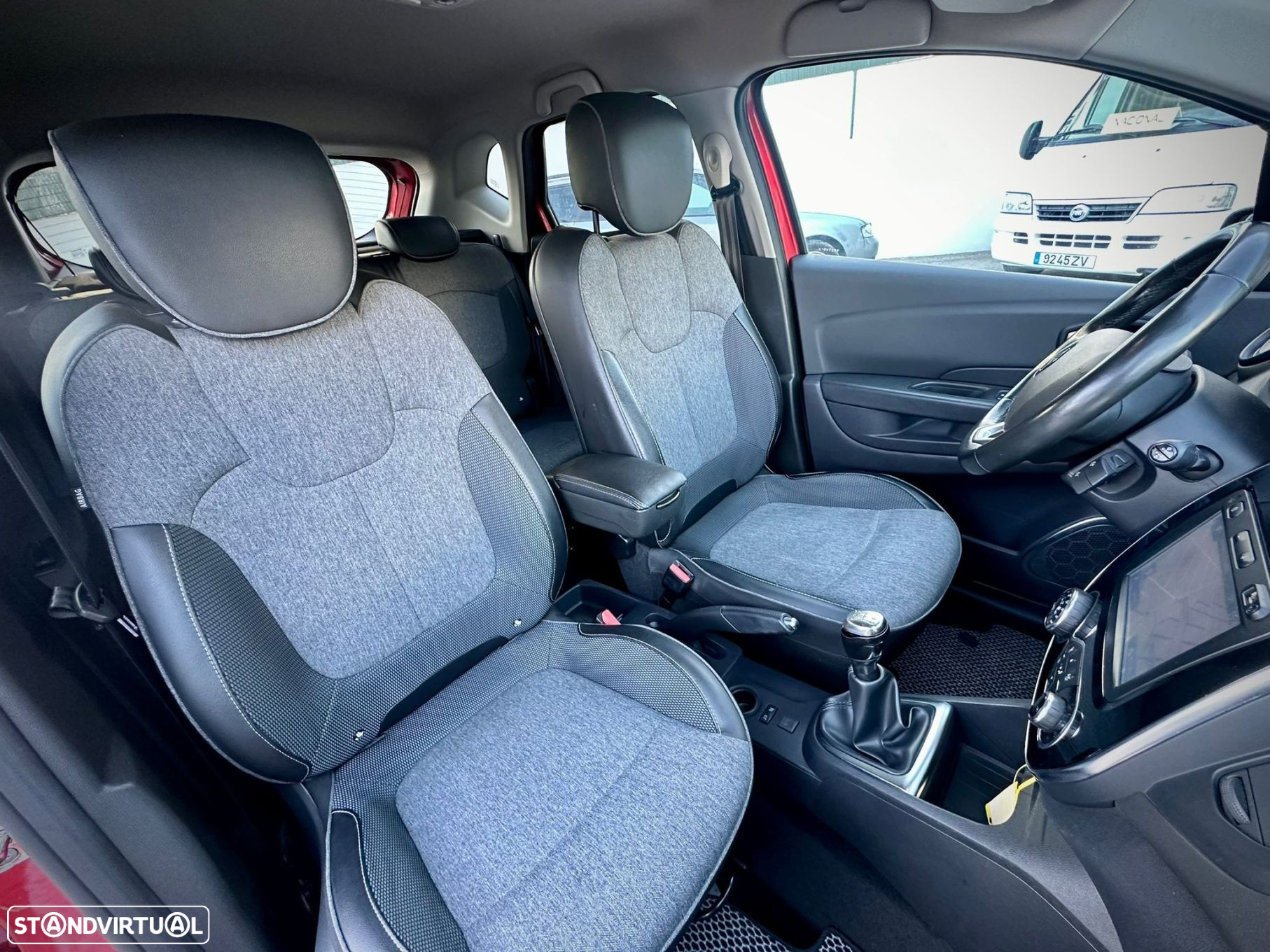 Renault Captur 0.9 TCE Helly Hansen - 15