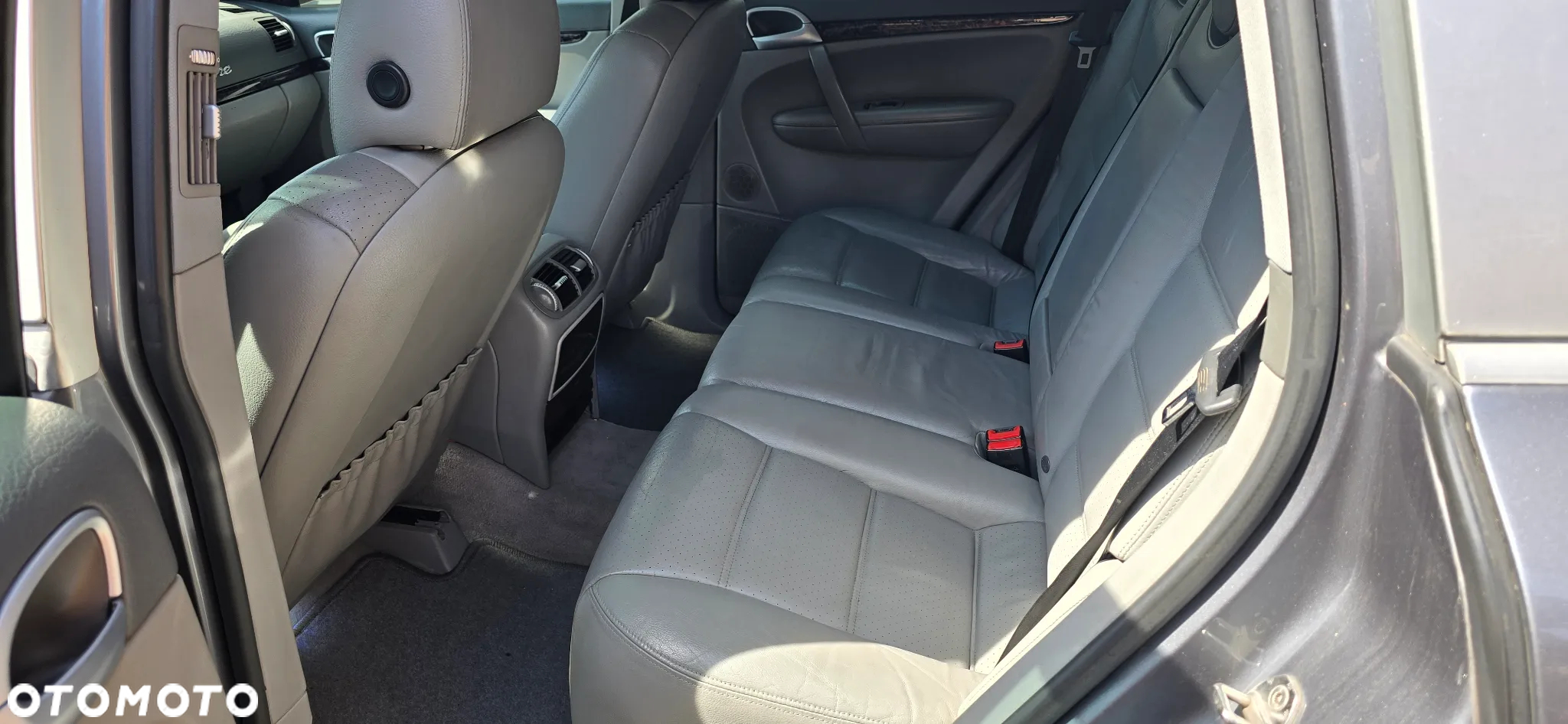 Porsche Cayenne - 16