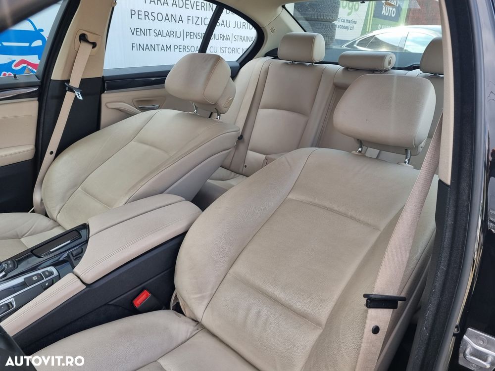 BMW Seria 5 520d Aut. Luxury Line - 13
