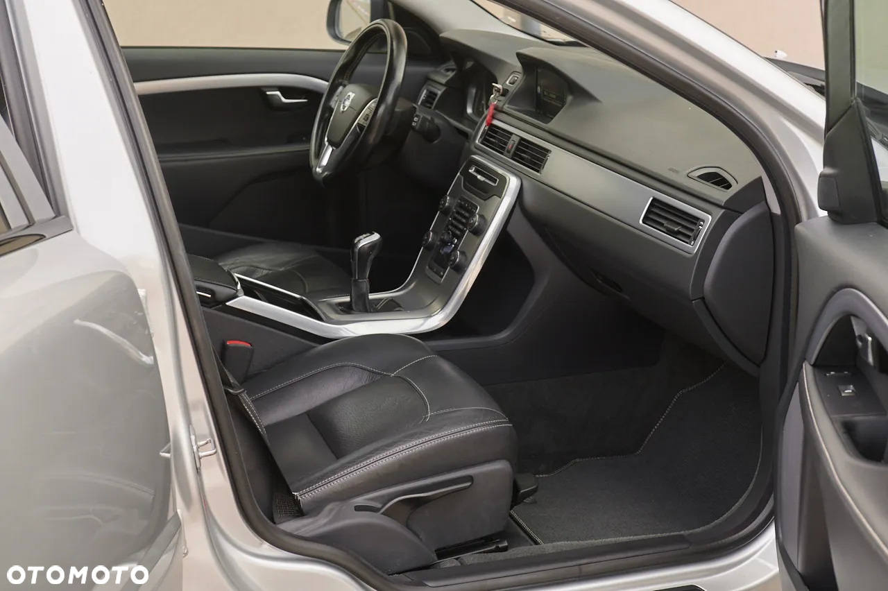 Volvo V70 D4 Black Edition - 19
