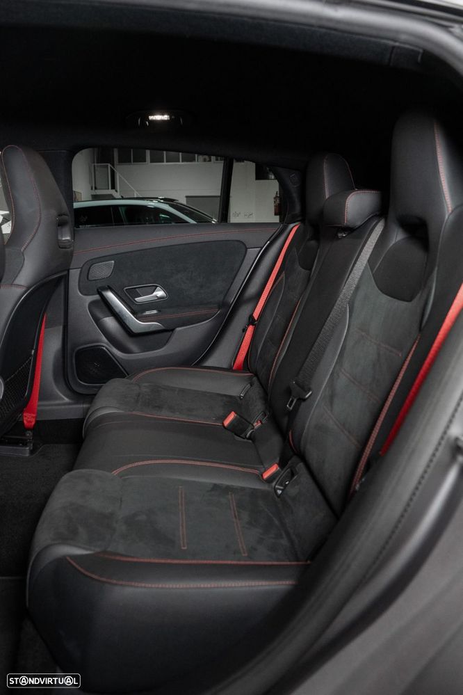 Mercedes-Benz CLA 35 AMG - 38