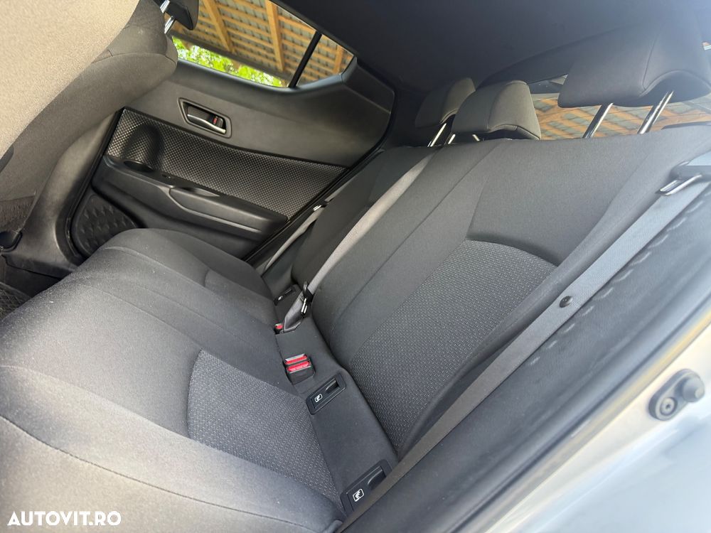 Toyota C-HR Lounge - 8