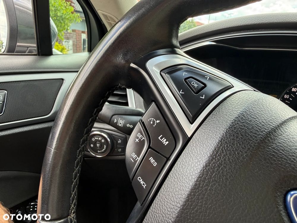 Ford Mondeo - 33