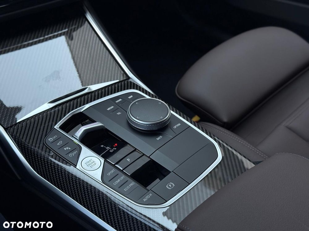 BMW Seria 3 M340i xDrive - 22