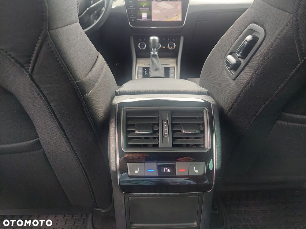 Skoda Superb 2.0 TDI DSG Style - 33