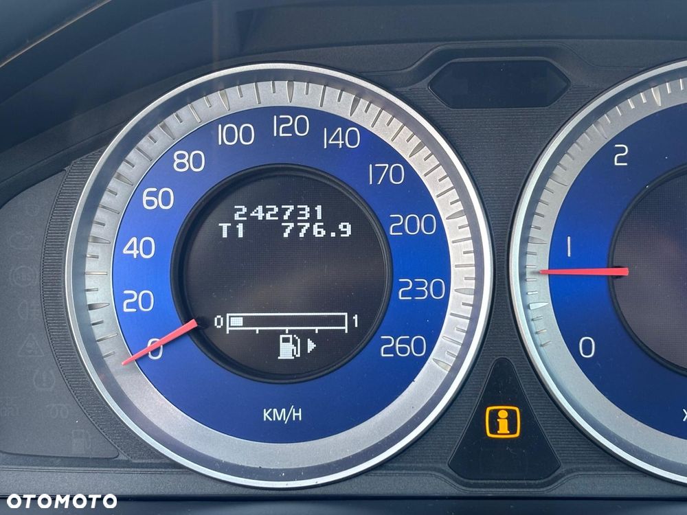 Volvo V60 D3 R-Design - 27