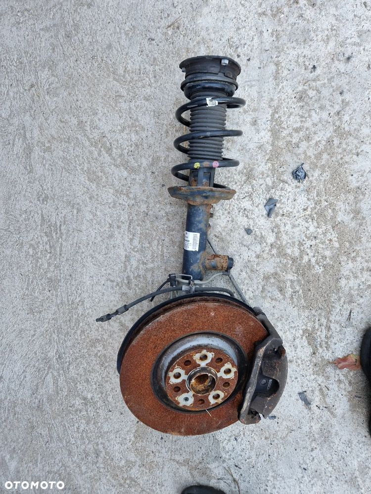VW Passat B8 2,0TDI Zawieszenie przednie Prawe Aktywne DCC Kompletne kopyto 3Q0413031BE 5Q0407258A