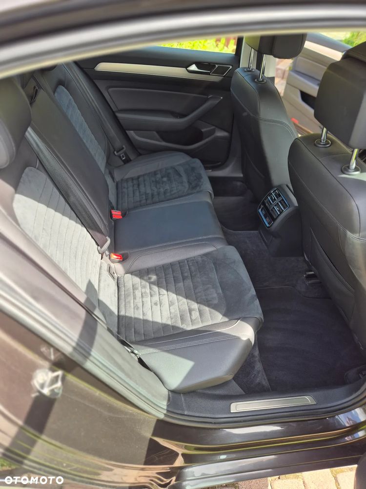 Volkswagen Passat 2.0 TDI Bi-Turbo BMT 4Mot Highline DSG - 16