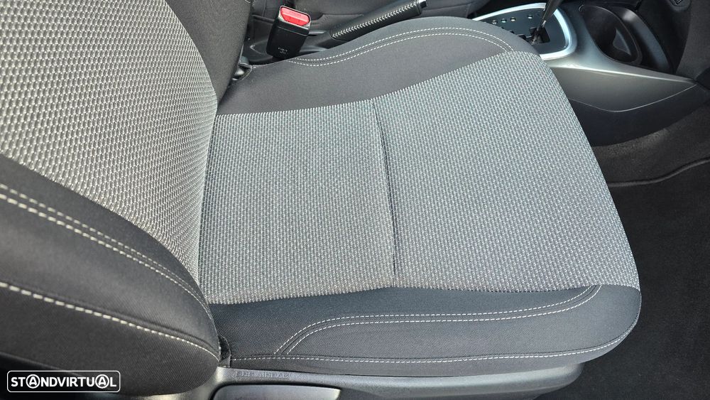 Toyota Yaris 1.5 HSD Comfort +P.Style+P.Techno - 50