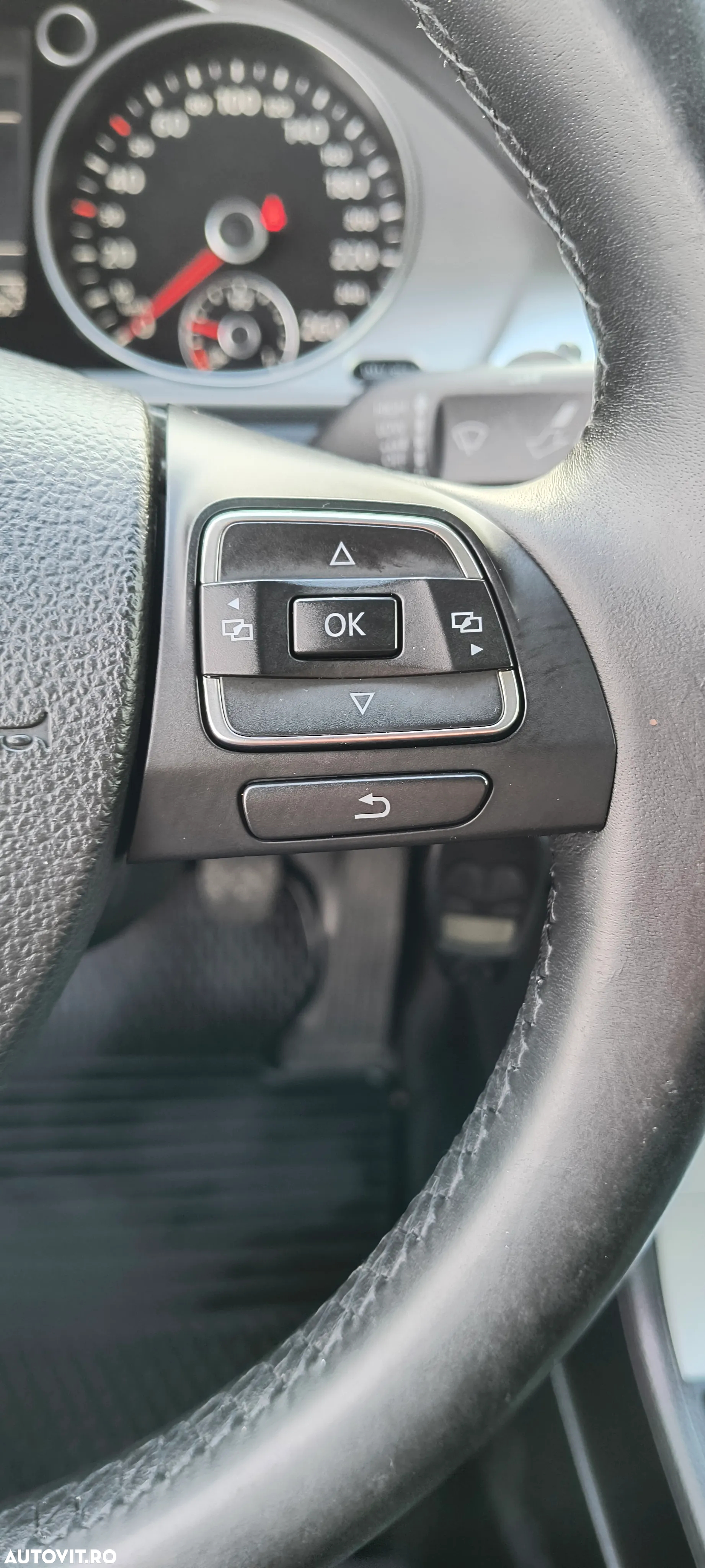 Volkswagen Passat 1.4 TSI BlueMotion Technology Business Edition - 26