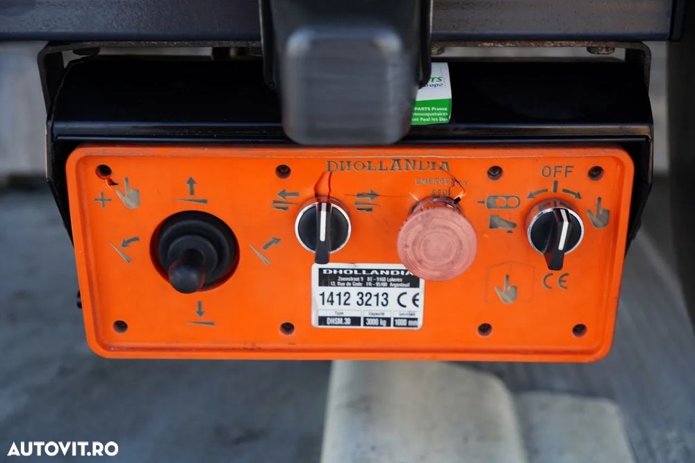 Renault T 430 / 6x2 / REFRIGERAT -9 M / UNITATE CARRIER SUPRA 1250 / platformă elevatoare / oblon rulant / punte de ridicare / direcție - 17