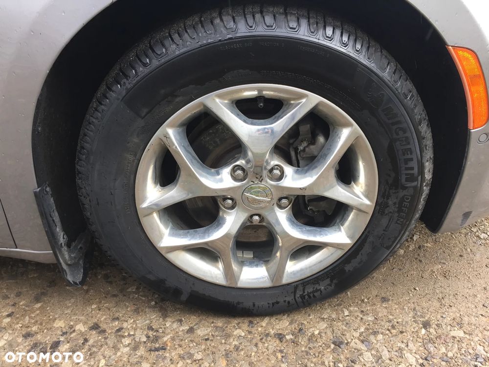Chrysler Pacifica - 12