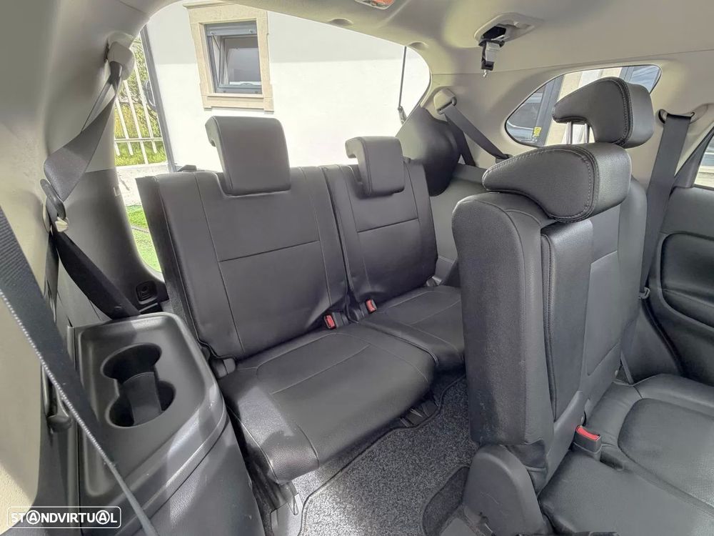 Mitsubishi Outlander 2.2 DI-D Instyle Navi - 25