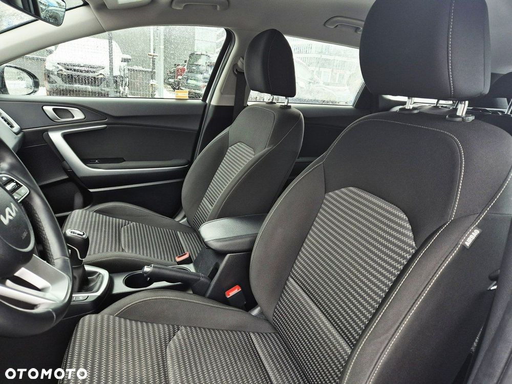 Kia Ceed 1.5 T-GDI M - 11