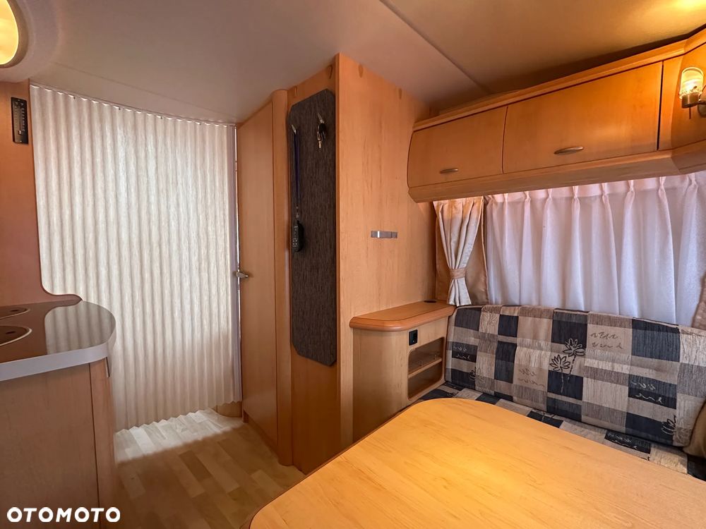 Hobby 460 UL z przedsionkiem Isabella i napędem. DMC 1400 KG !!! - 23