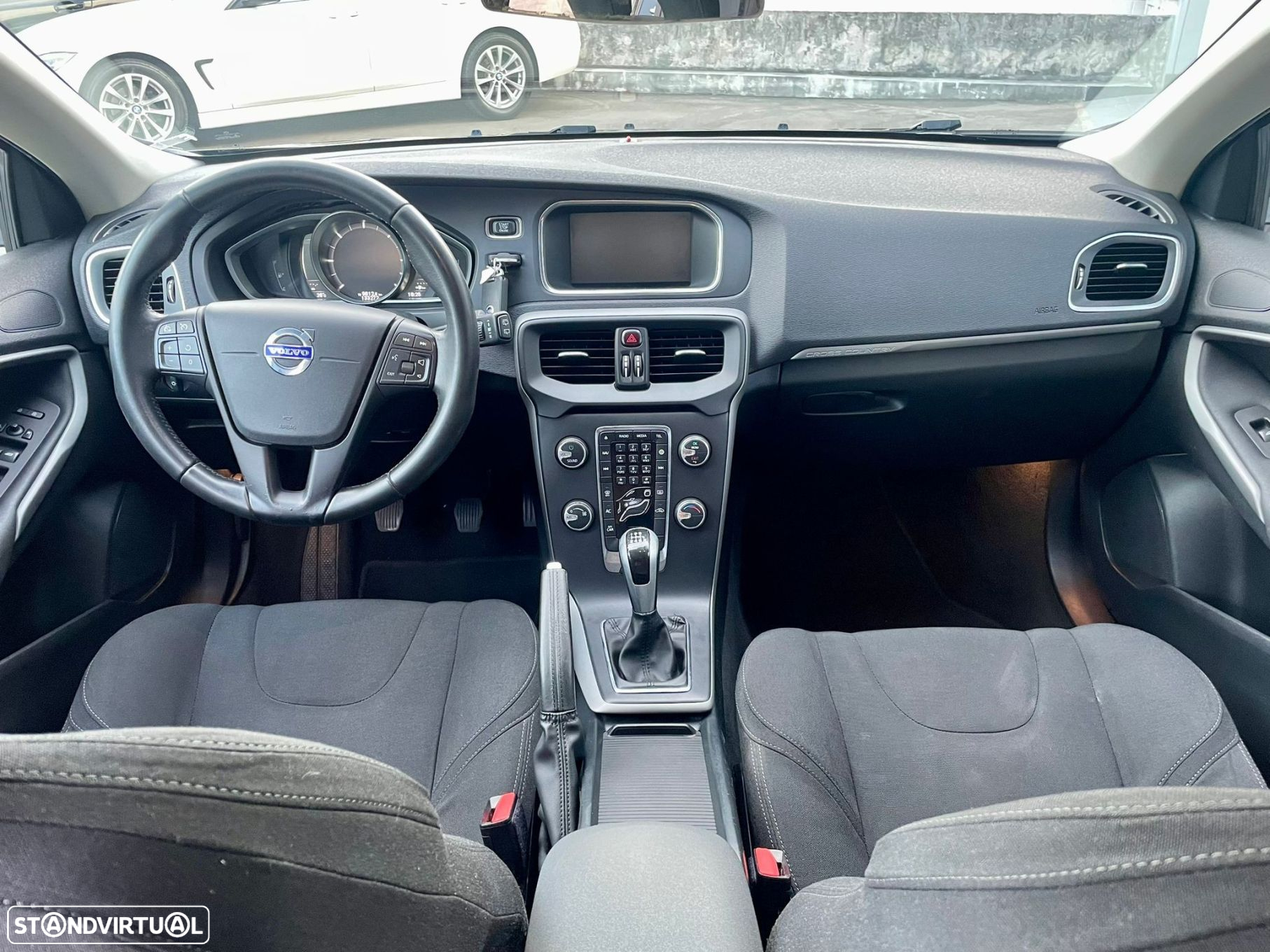 Volvo V40 Cross Country 2.0 D2 Momentum - 8