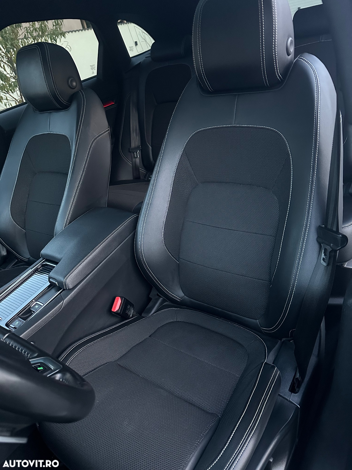 Jaguar F-Pace 25d AWD Aut. R-Sport - 9
