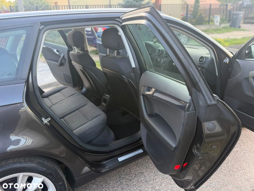 Audi A3 Sportback 2.0 TDI DPF Ambiente - 25