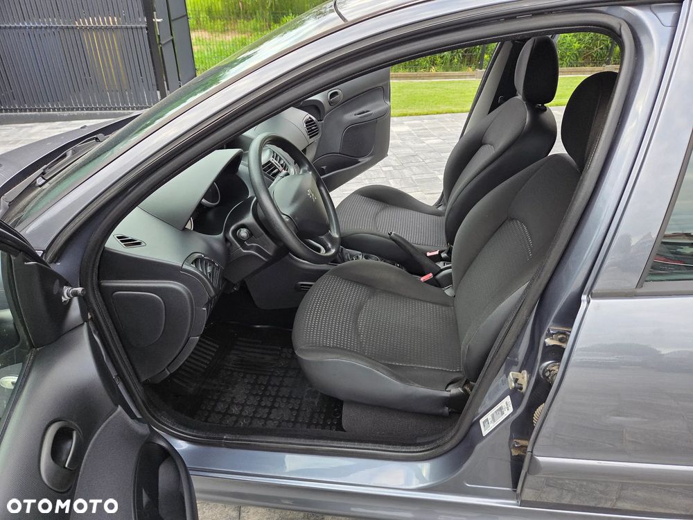 Peugeot 206 plus 1.1 Presence - 27