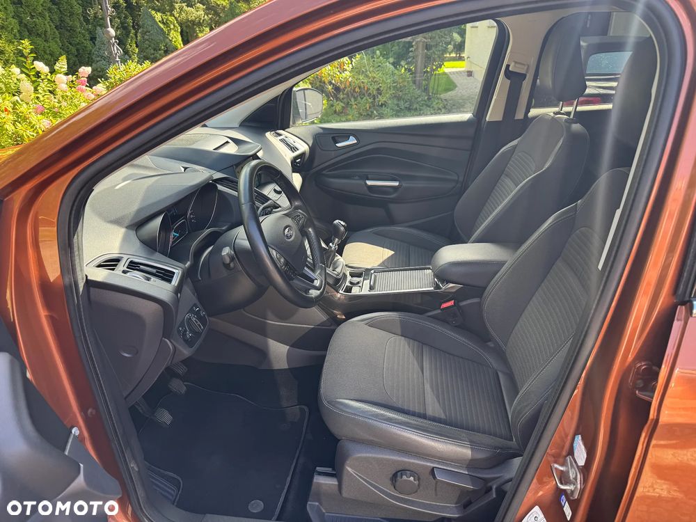 Ford Kuga 1.5 EcoBoost 2x4 Titanium - 10