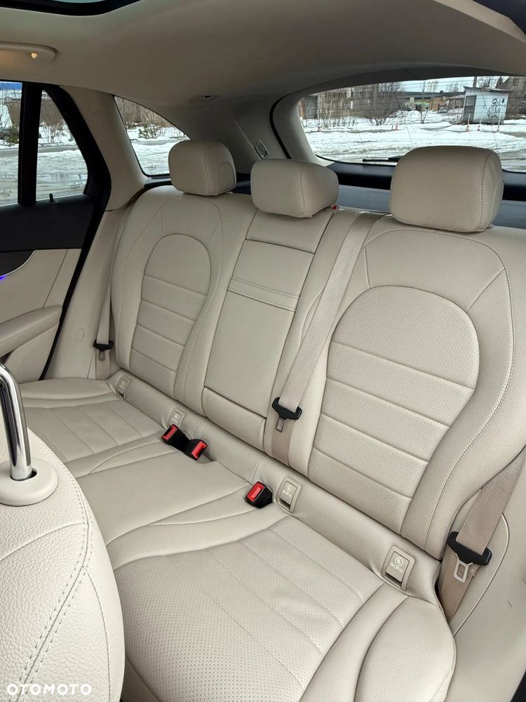 Mercedes-Benz GLC 300 4Matic 9G-TRONIC Exclusive - 21