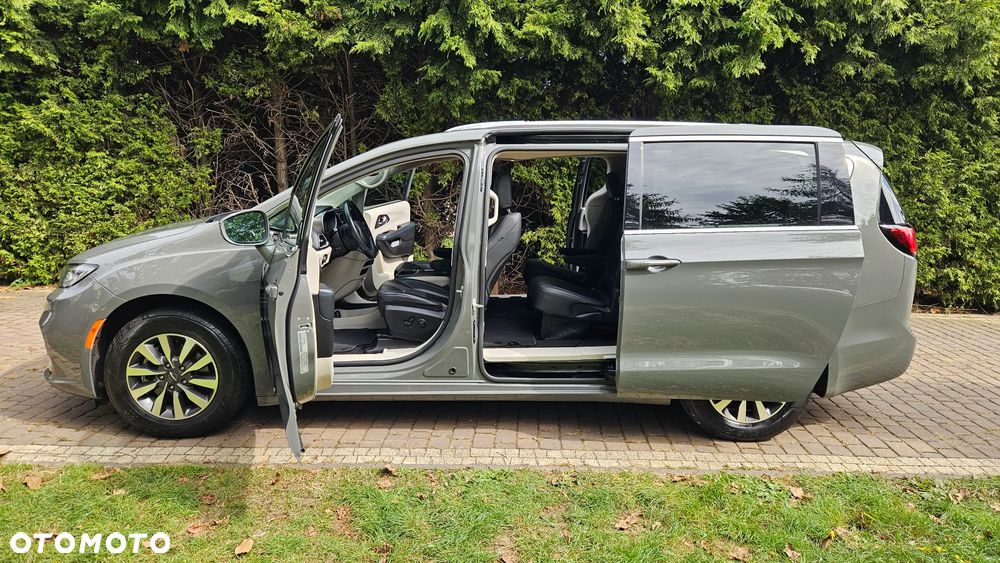 Chrysler Pacifica - 11