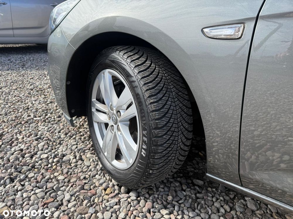 Opel Astra 1.4 T Enjoy - 4