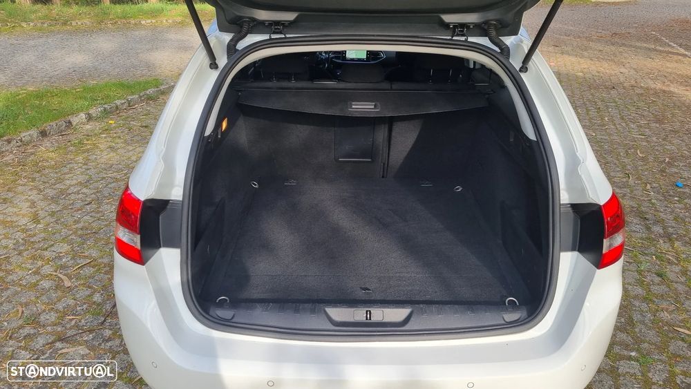 Peugeot 308 SW 1.5 BlueHDi Style - 21