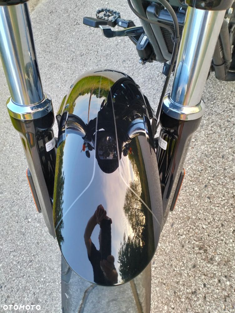 Harley-Davidson Softail Breakout - 12