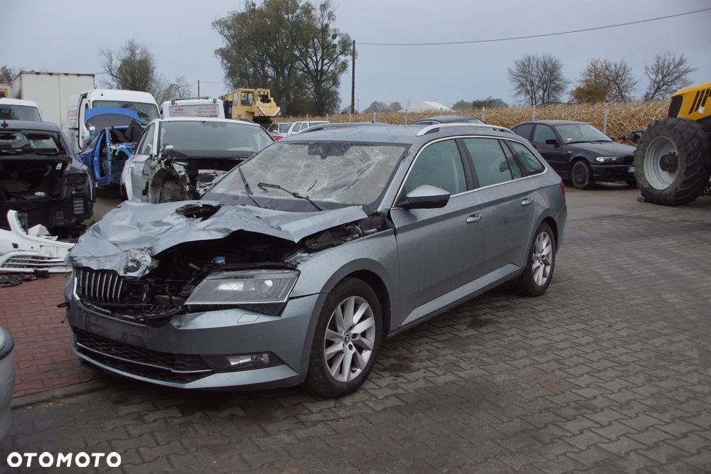 Auto na części - Skoda Superb III 2.0 TDI 150 KM DFGA QFZ LF7M 2018R Silnik Skrzynia Drzwi Zderzak Błotnik Klapa Lampa Lusterko Klamka Deska Kokpit Sterownik Moduł Czujnik Licznik Wyświetlacz Kierownica Panel - 1
