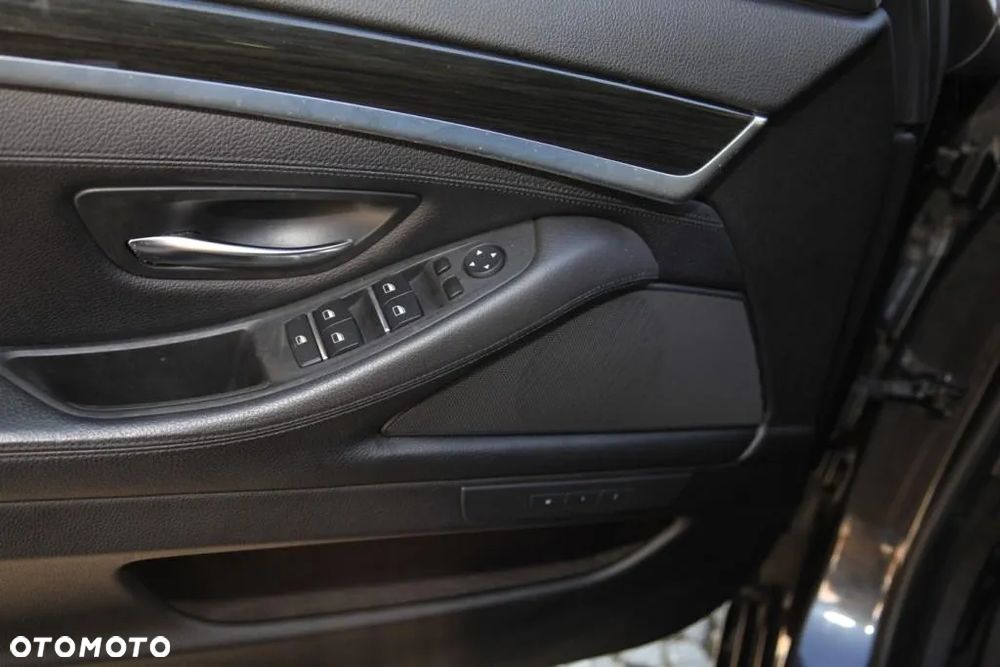 BMW Seria 5 520d Touring - 32