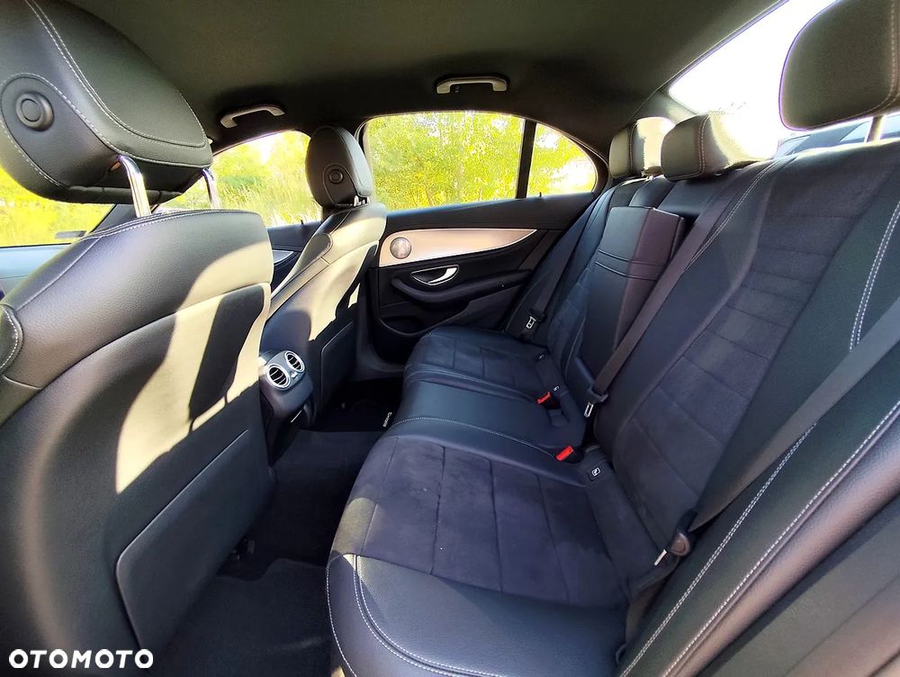 Mercedes-Benz Klasa E 220 d 4-Matic 9G-TRONIC - 10