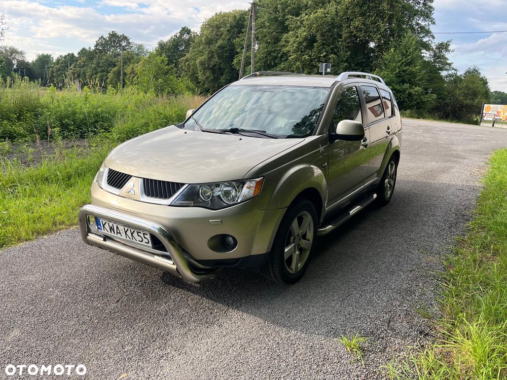 Mitsubishi Outlander 2.0 DID Instyle NAVI - 3