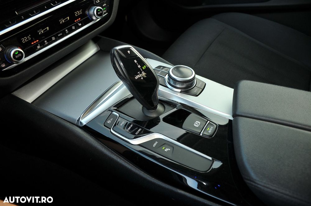 BMW Seria 5 530e iPerformance Aut. - 23