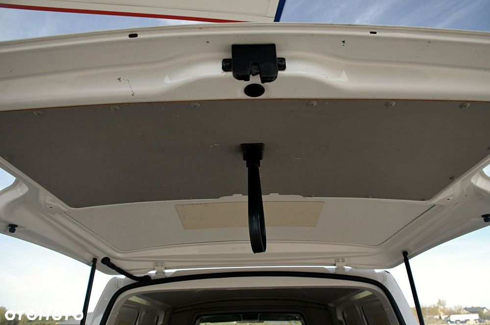 Volkswagen Transporter - 28