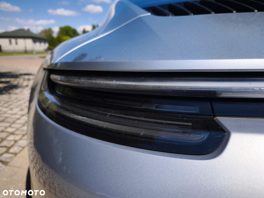 Porsche 911 Carrera GTS PDK - 18