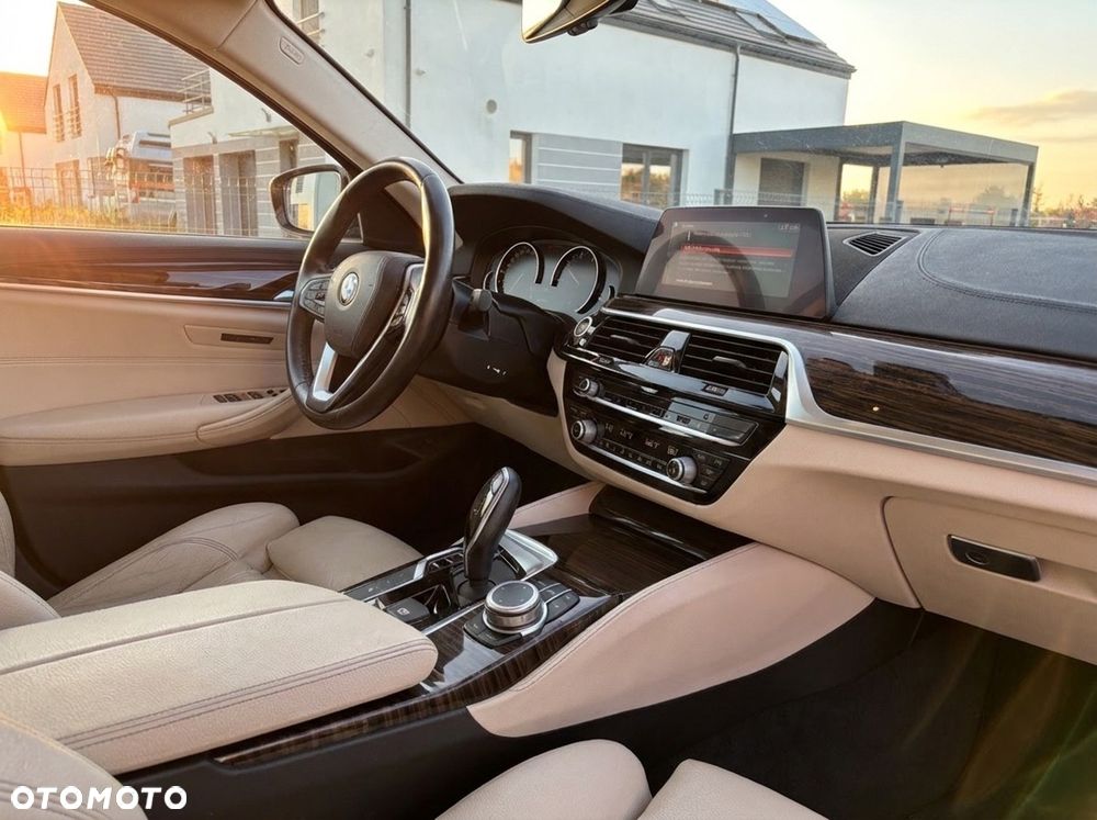 BMW Seria 5 520d xDrive Luxury Line - 9
