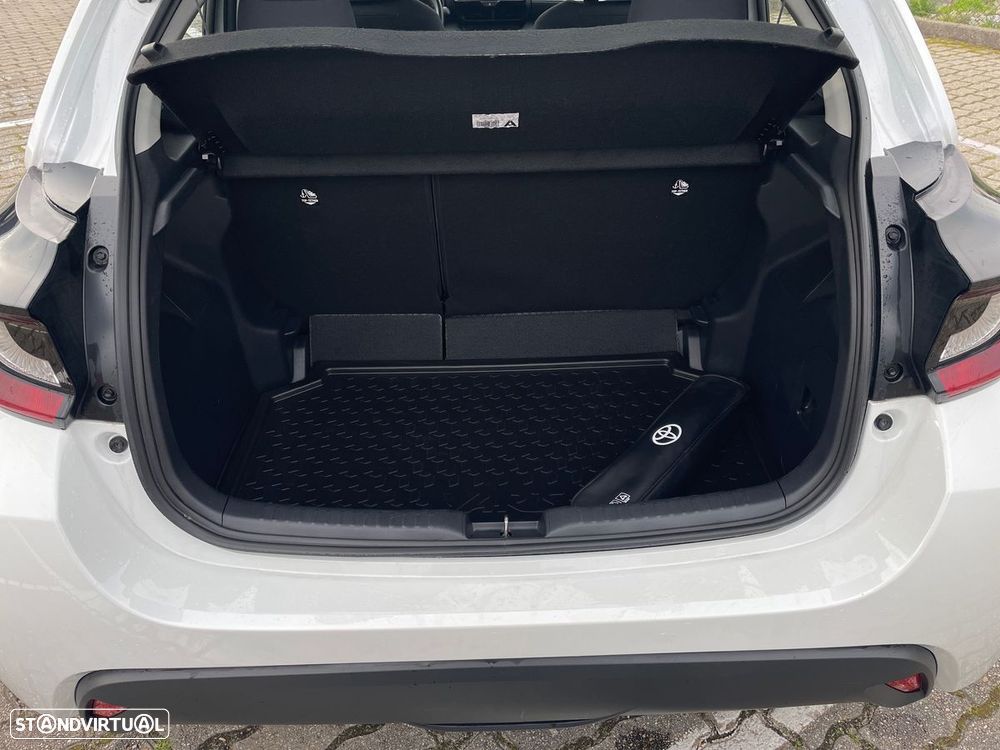 Toyota Yaris - 10