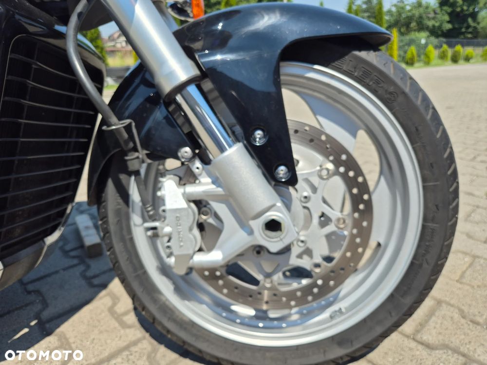 Suzuki Intruder - 11