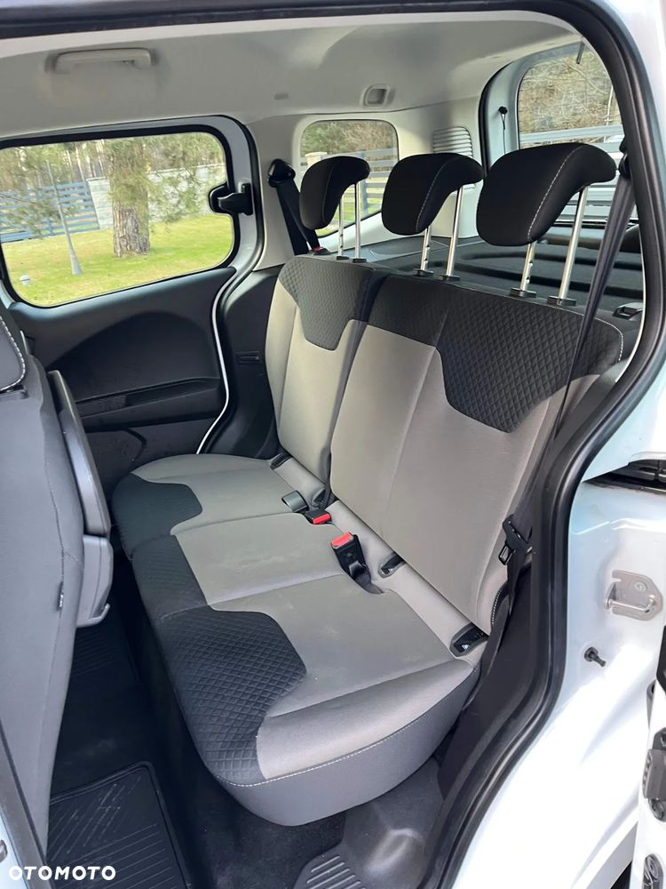 Ford Tourneo Courier 1.5 TDCi Trend - 23