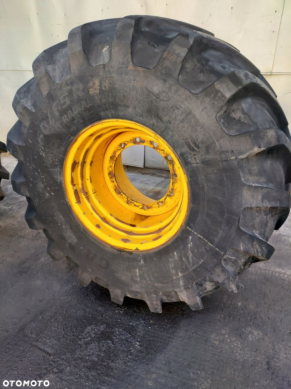 FELGI DW25BX26 R26 OTWÓR CENTRALNY 37CM 333/T5583 12 SZPIL FADROMA JCB 4345 - 6