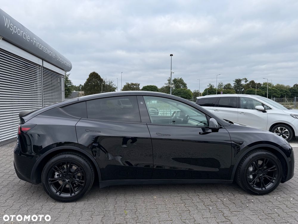 Tesla Y Long Range AWD - 10