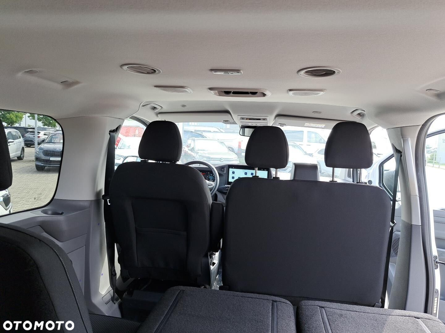 Volkswagen Caravelle - 23