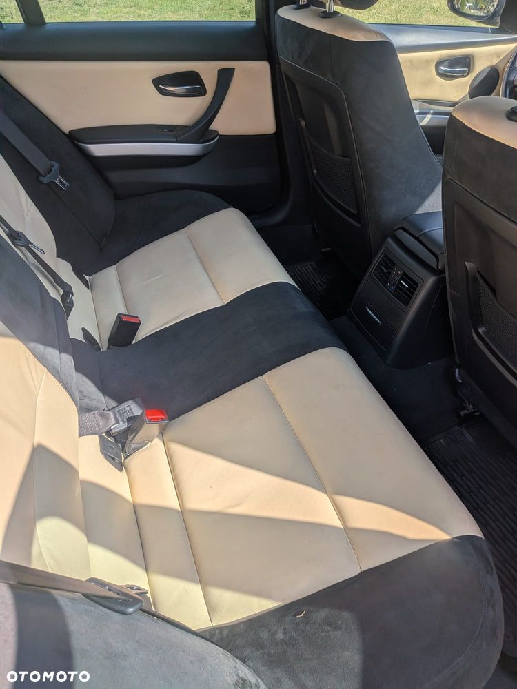 BMW Seria 3 325i - 14