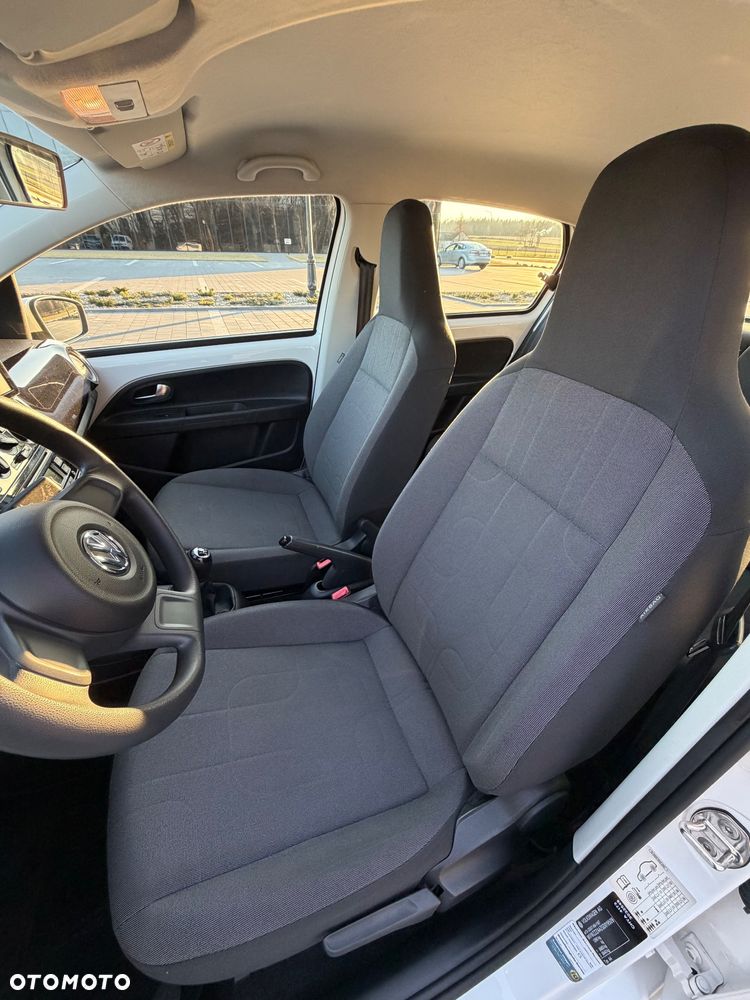Volkswagen up! move - 5