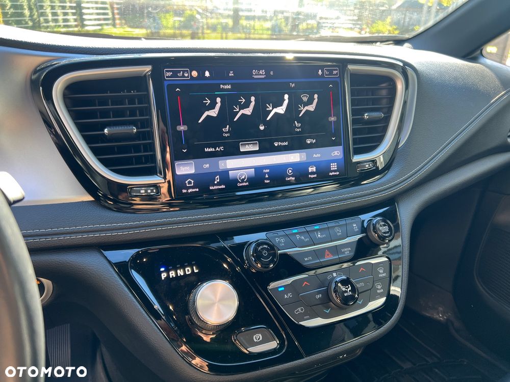 Chrysler Pacifica - 20