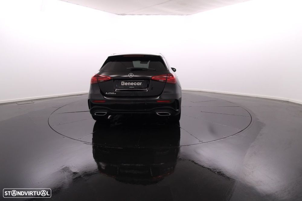 Mercedes-Benz A 250 e AMG Line - 6